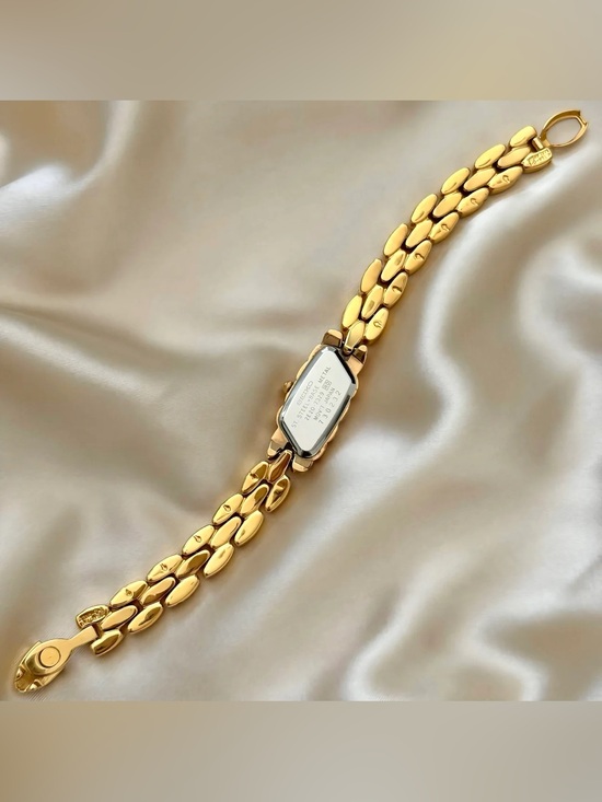 AUTHENTIC RARE VINTAGE SEIKO ASYMMETRICAL DAINTY GOLD WATCH main image 7
